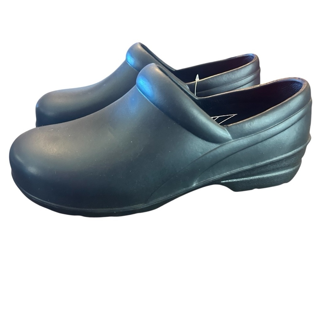 Easy Street Women's Kris Health Care Professional Shoe Size 9